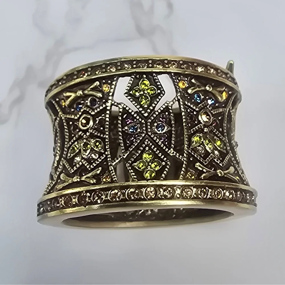 Rare Heidi Daus Signed Crystal Scarf Ring Buckle Hinged Art Deco Gold Tone